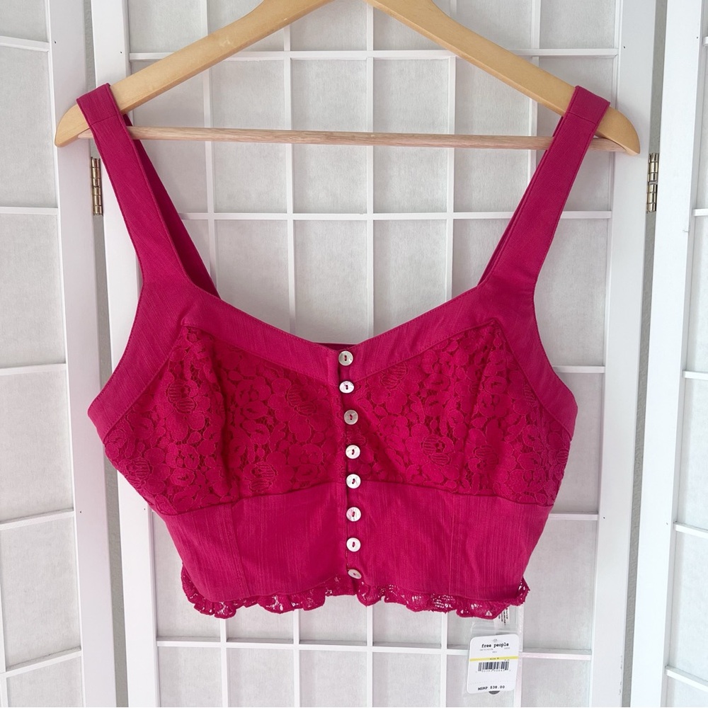 NWT Free People Here I Go Cropped Tank Red Floral Lace Sleeveless Top Medium - Picture 6 of 6